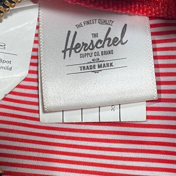 Herschel Supply Co Light Weight Fanny Bum Bag in Black - Picture 9 of 9